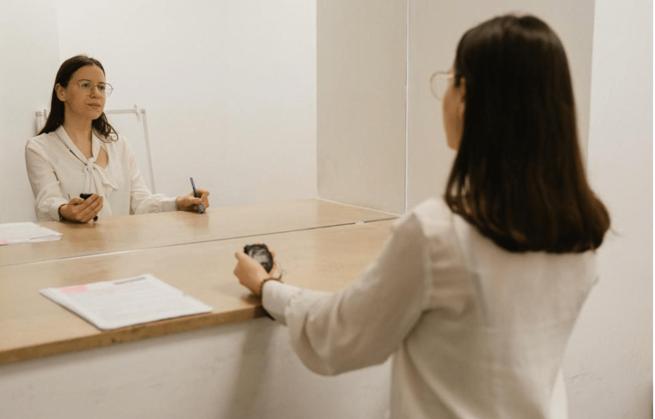 reportaje sobre la vida de un opositor en El periódico de España